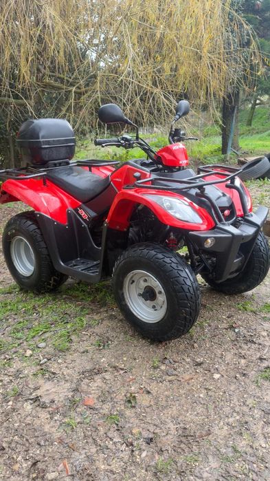 Moto 4 em ótimas condições