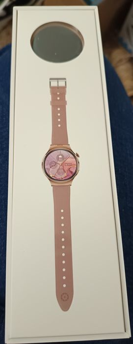 Smartwatch Rosa e Dourado