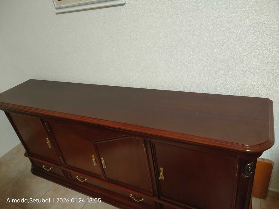 Aparador em cerejeira