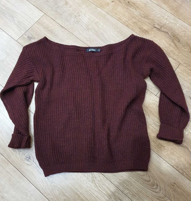 Bordowy sweter firmy Missguided