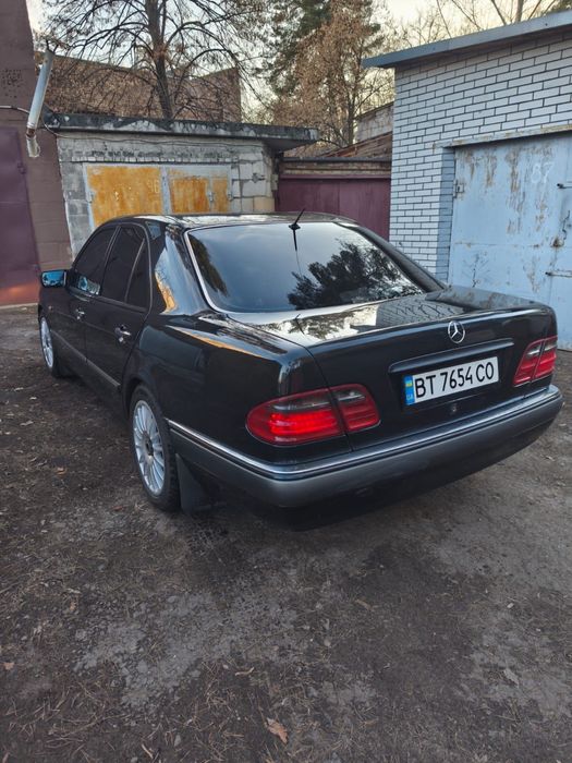 Продам Мерседес 210 D