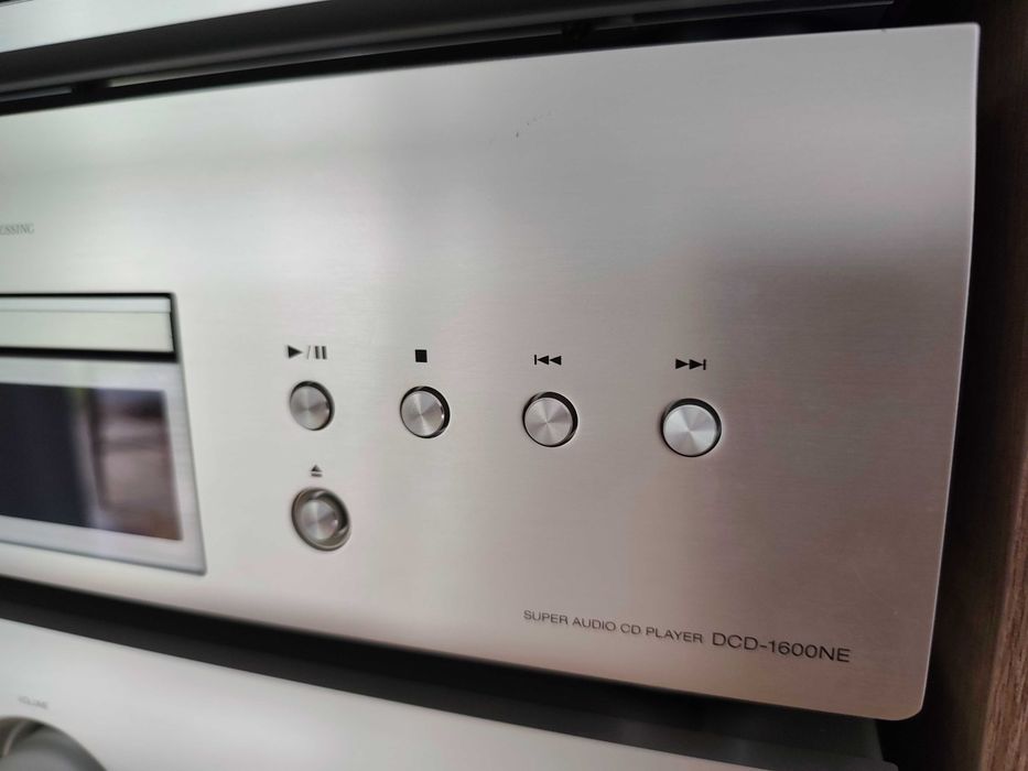 Denon DCD-1600NE, odtwarzacz CD, kolor srebrny, stan bardzo dobry