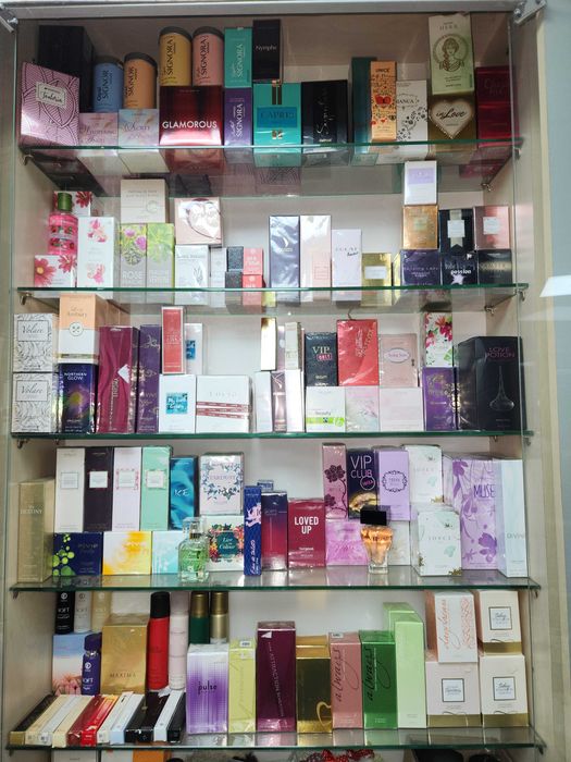 Розпродаж залишків складу Avon Oriflame Ив роше Faberlic Mary Kay