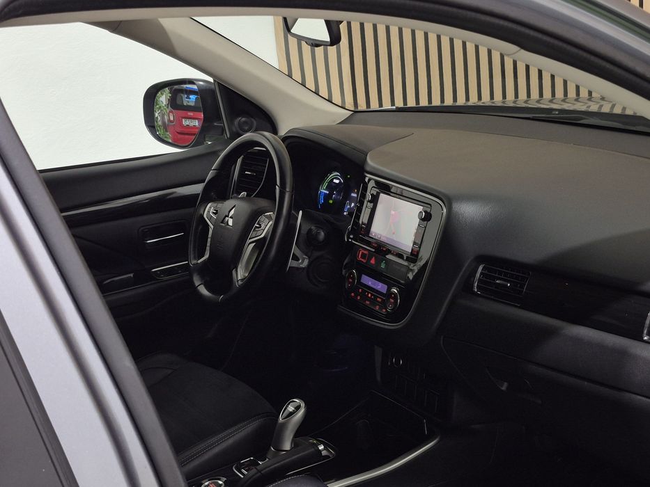 Mitsubishi Outlander 2.0PHEV - 94.000KM | GARANTIA | NACIONAL | PLUG-IN - 4WD - AUTO