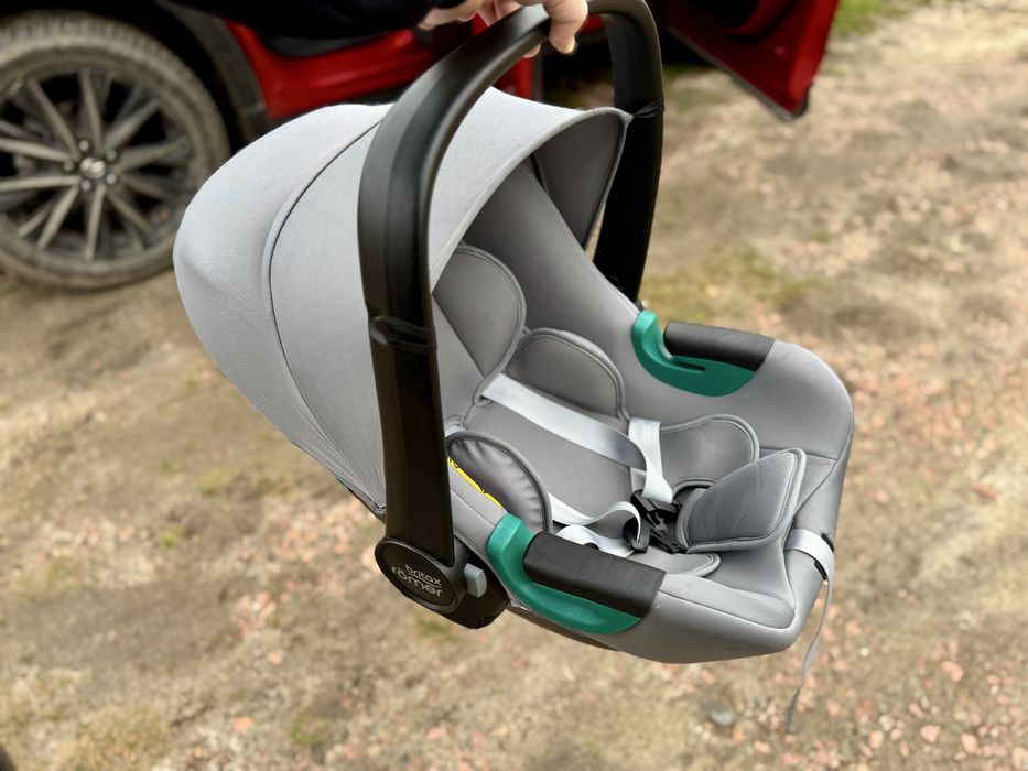 Автокрісло Britax Romer baby-safe 3 i-size з базою