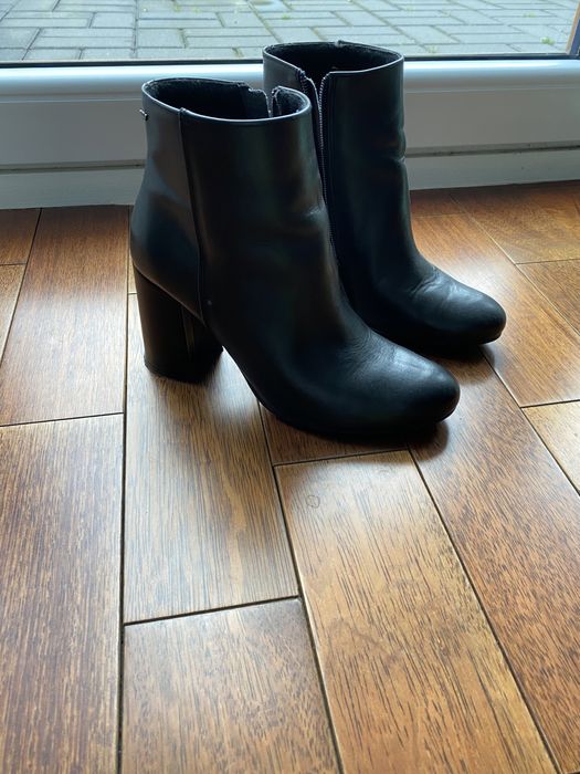 Botki Wojas na słupku, skórzane, rozmiar 38