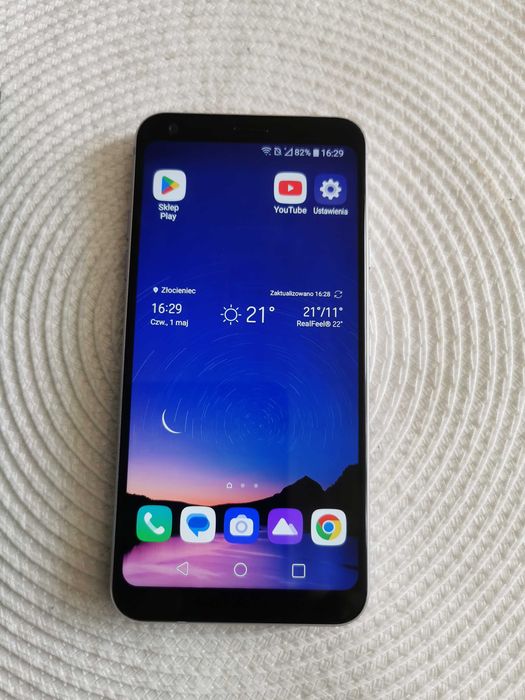 Smartfon LG Q7  w bardzo dobrym stanie.