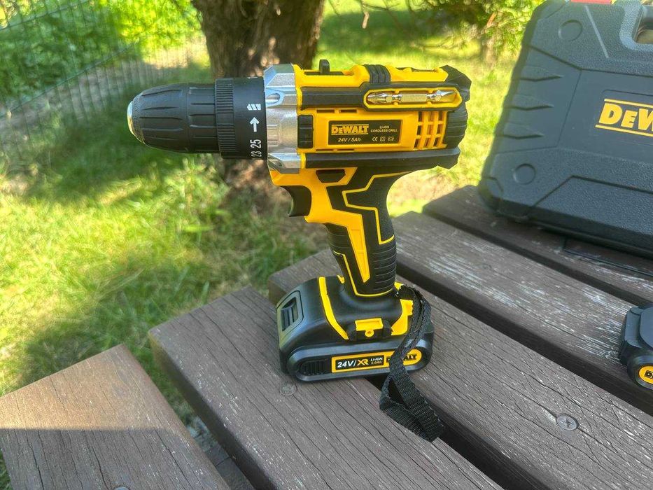 Шуруповерт DeWALT 24V 2 АКБ. Дрель шуруповерт ударный девольт