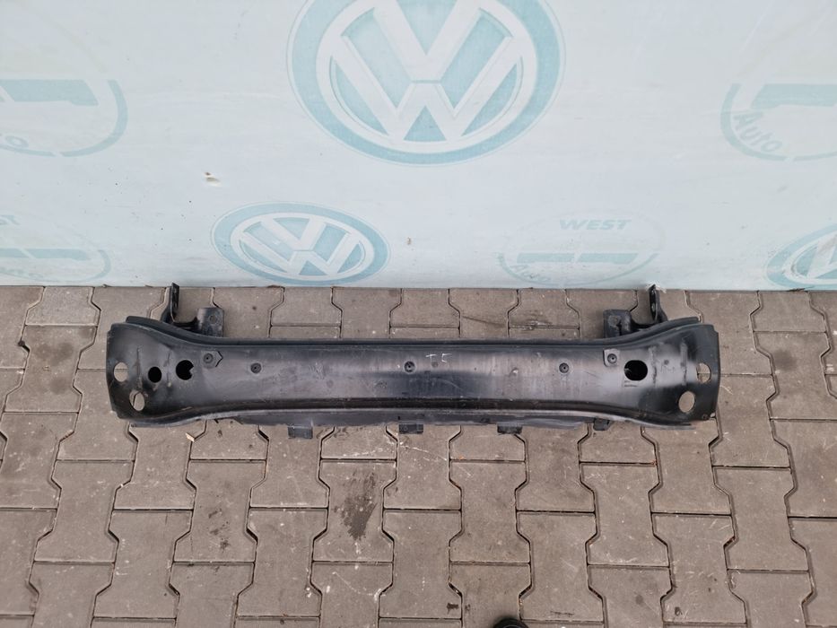 Підсилювач переднього бампера VW T5