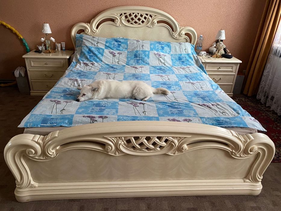 Продам двоспальне ліжко