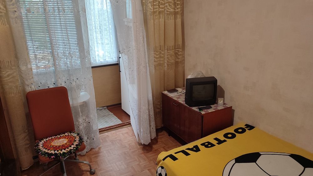 Здам кімнату з окремим холодильником біля м.Оболонь