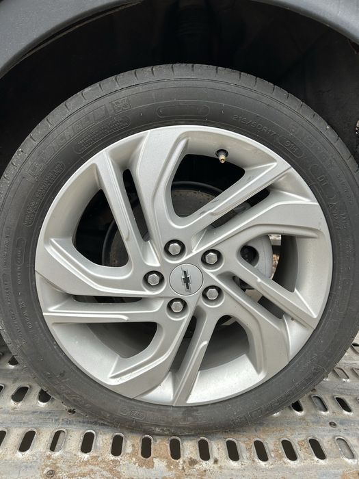 Chevrolet bolt ev euv комплект дисков с резиной 2023 год