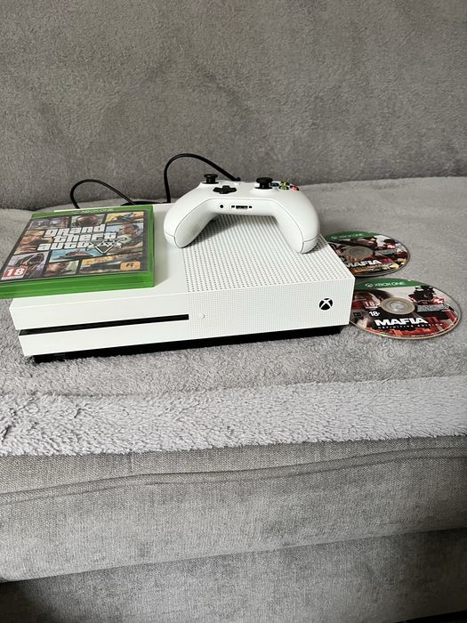 Xbox One S z napedem 100 % sprawny!!