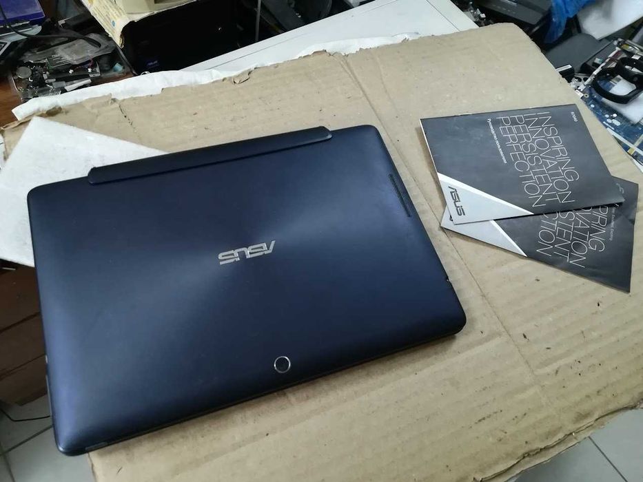 Планшет Asus Eee Pad Transformer TF300T 32GB Doc з док станцією