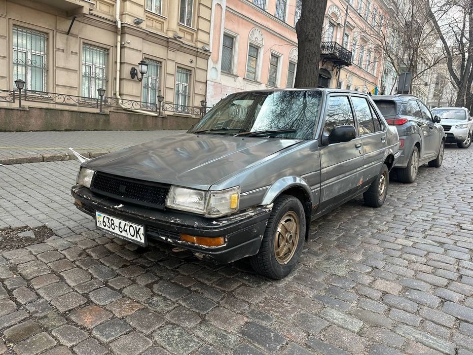 Продам машину Toyota Corolla на ходу!