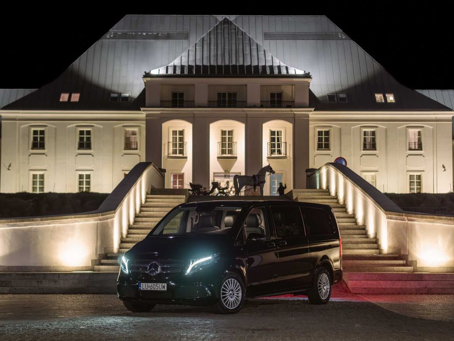 Wynajem Mercedes-Benz Klasa V – Premium | 4MATIC | 8/6 osobowy