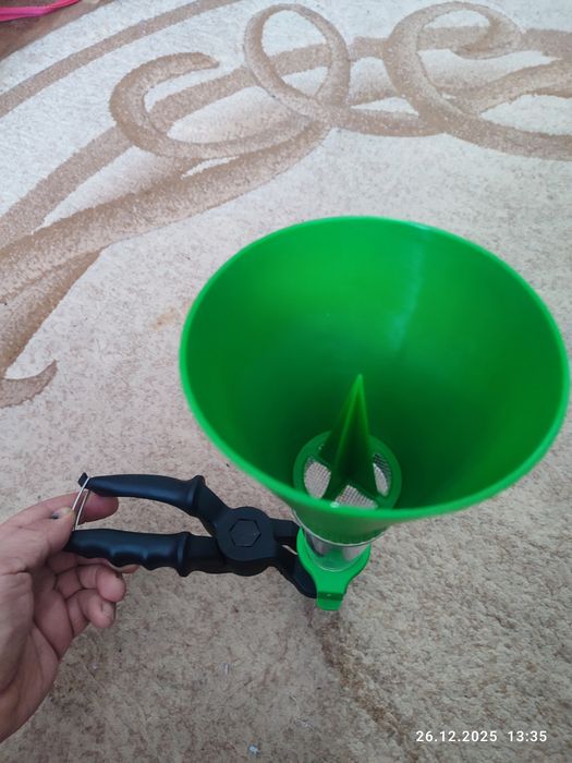 Лійка для масла, рідин, воронка універсальна