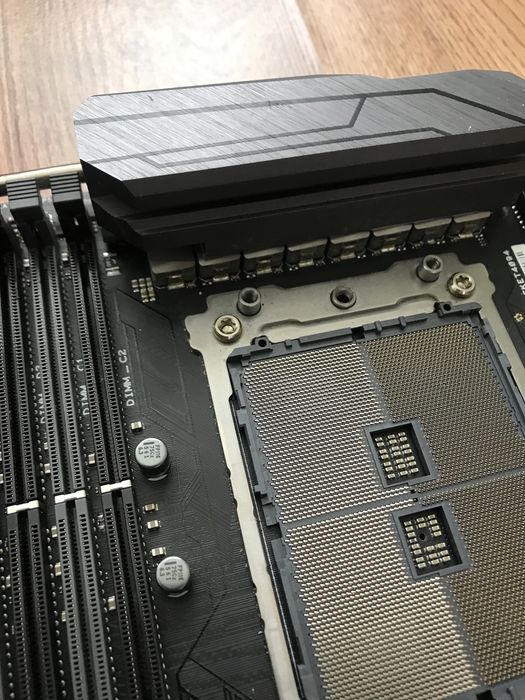 Материнська плата Asus ROG Zenith Extreme X399 Socket STR4(Threadrippe