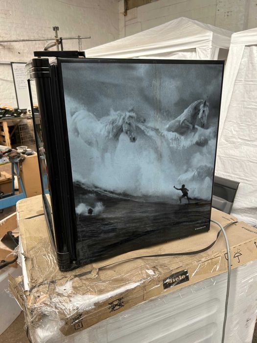 Frigorifico 50 litros porta vidro Guiness