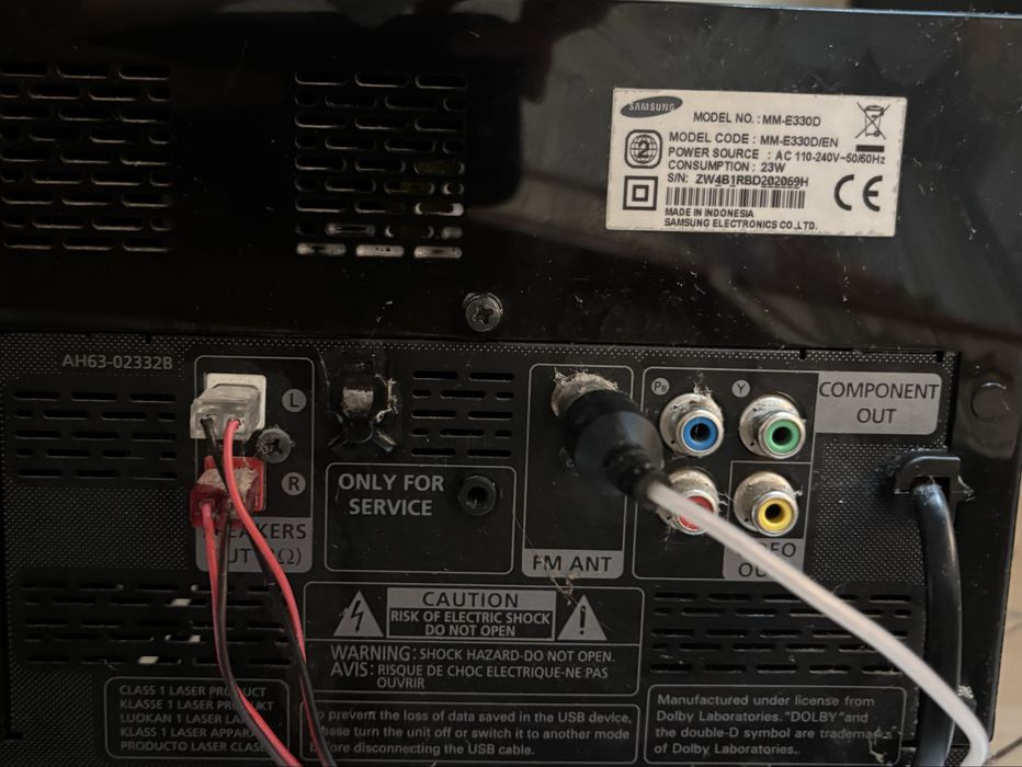 Wieża Samsung MM-E330D Centrum Multimedialne