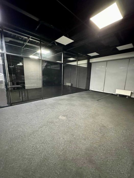 Офис с генератором, 2500 кв.м., метро Шулявка. ТРЦ COSMO MULTIMALL