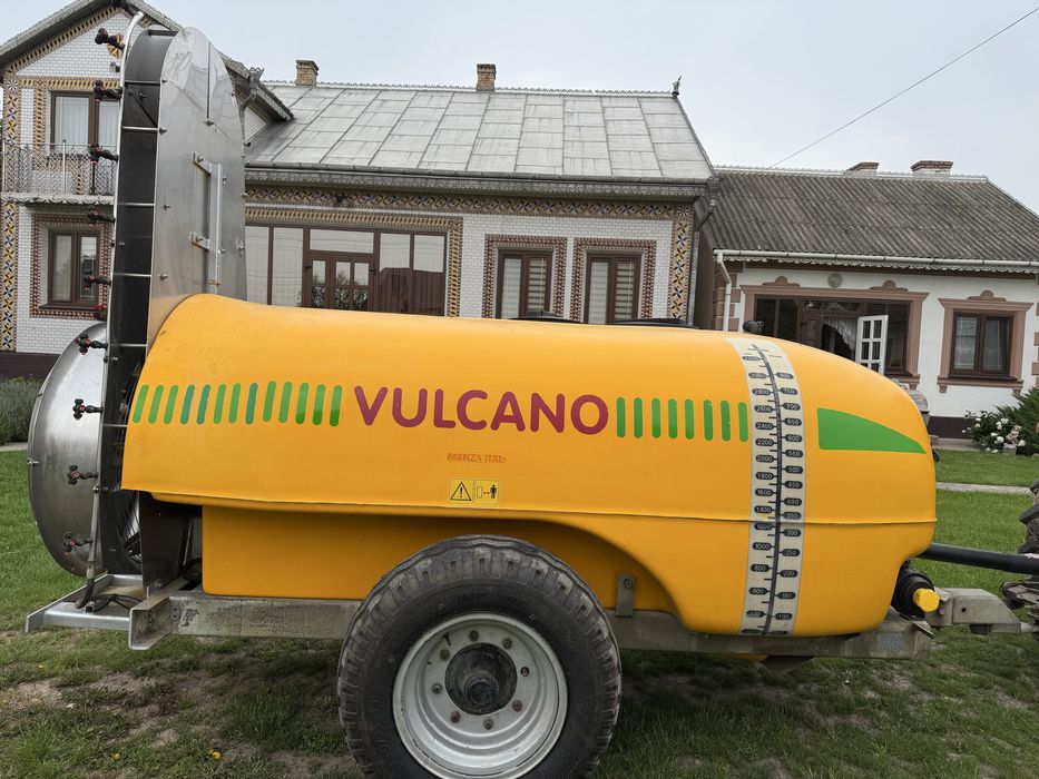 Оприскувач садовий на 3 000 літрів