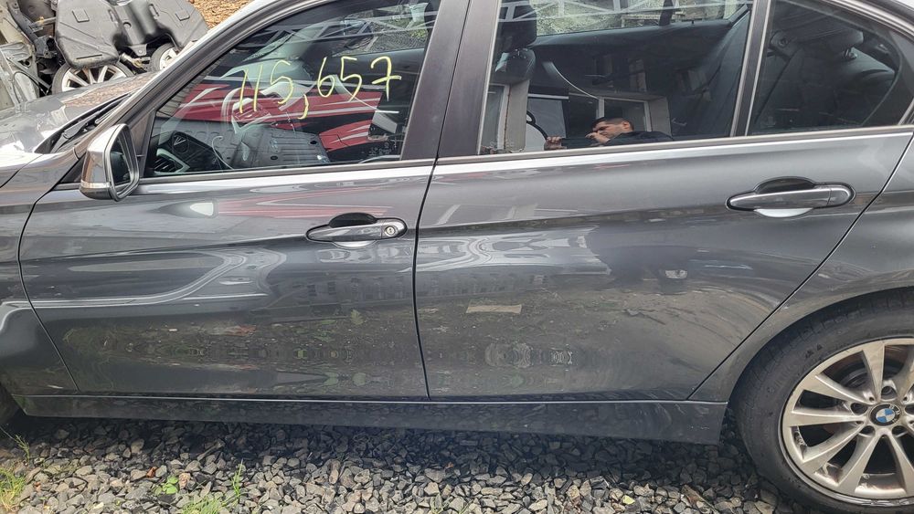 BMW 3 F30 F31 двері дверь A300 B39 скло ручка замок молдінг БМВ