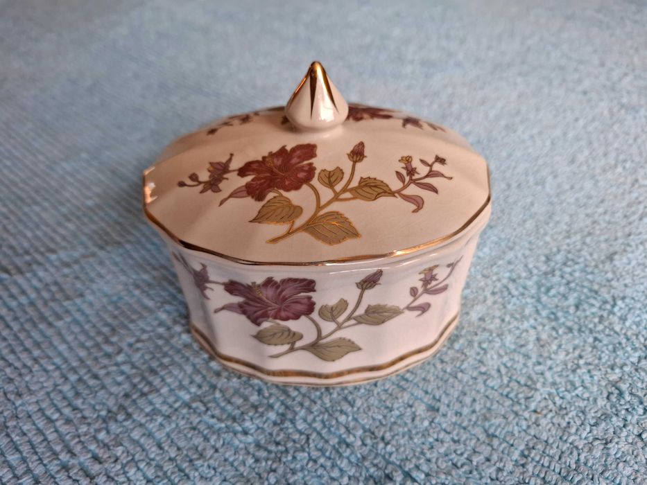 Porcelana de Alcobaça (motivos florais)