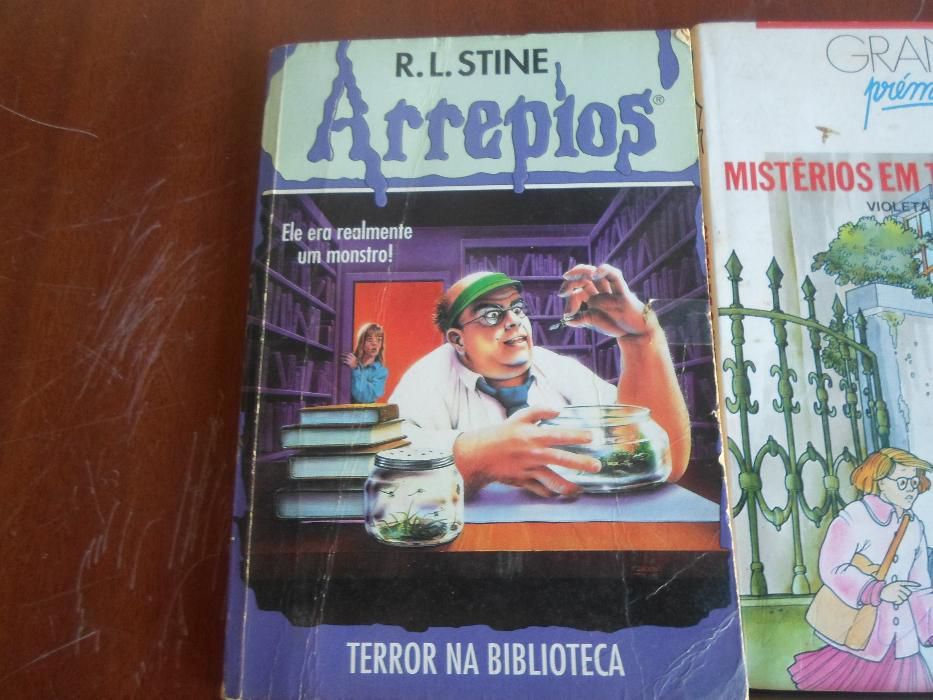 4 livros de aventura em bom estado