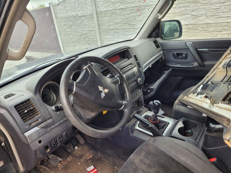 Запчасти разборка авторазборка mitsubishi pajero вагон 4  Паджеро 4