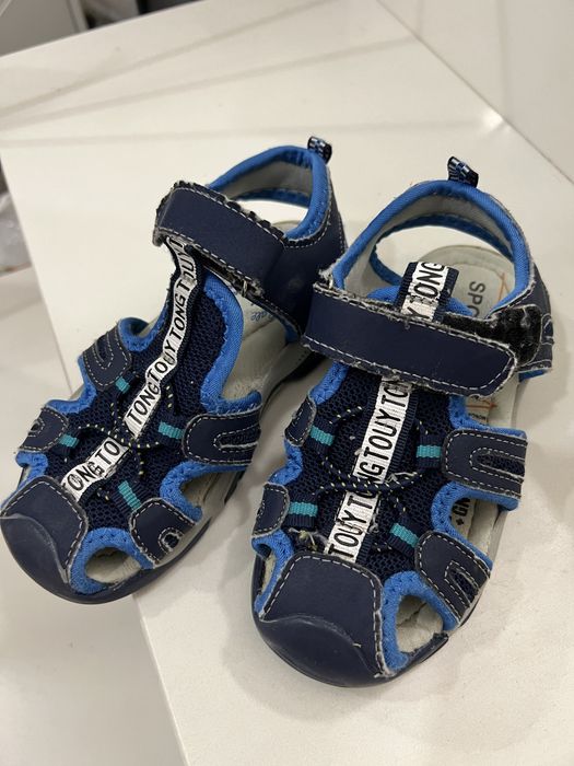 Sandalias menino tamanho 26