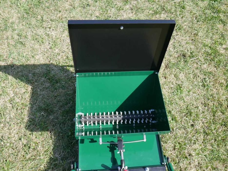 Wypożyczalnia Profesionalny Sie⁮wnik do trawy z walcem 4 w 1 Wynajem