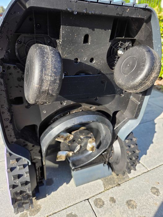 ANTHBOT N8 RTK robot koszący 4w1 + kosz 23L – tylko 5 koszeń!