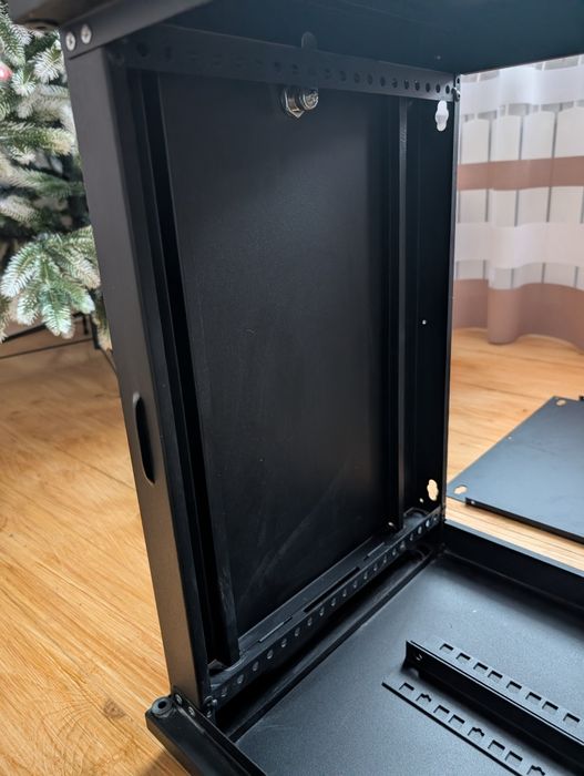 Шафа монтажна настінна CMS 9U