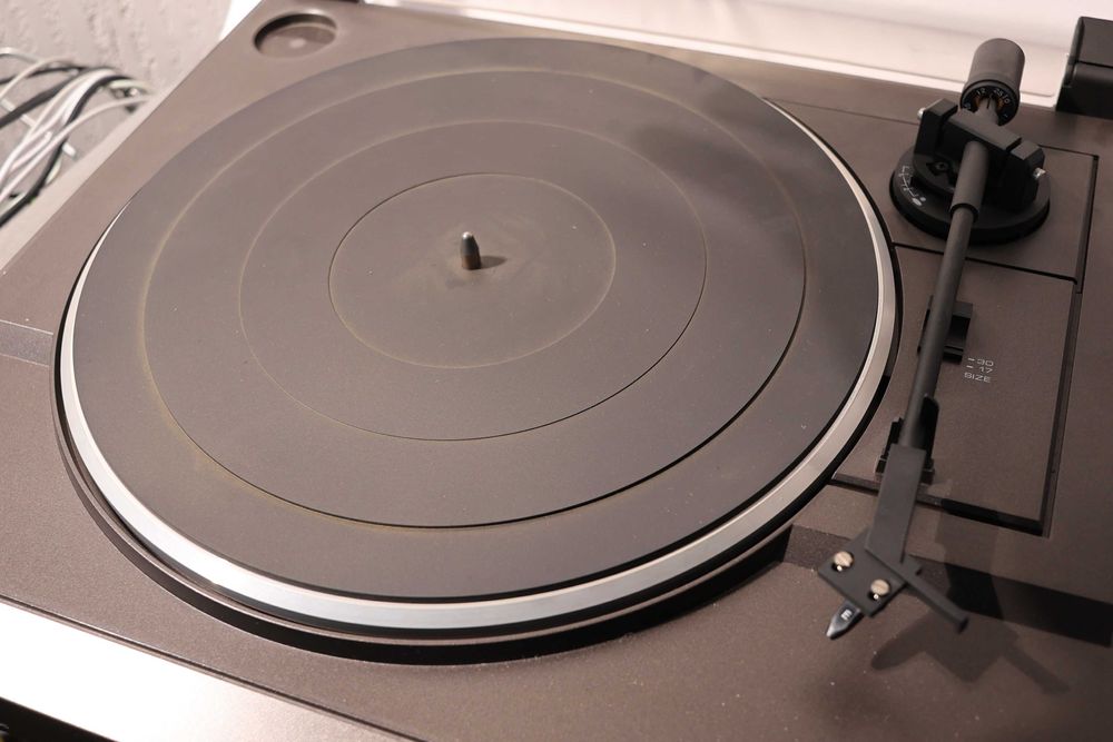 виниловый проигрыватель Saba