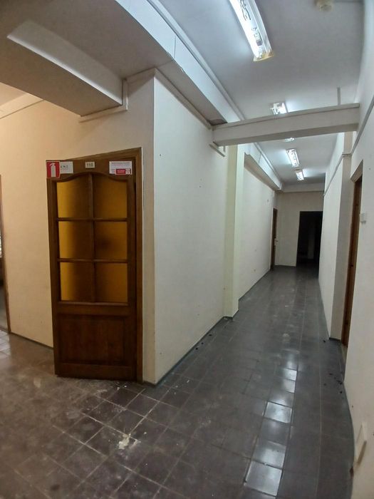 Офіс 300м2, до метро 5 хвилин