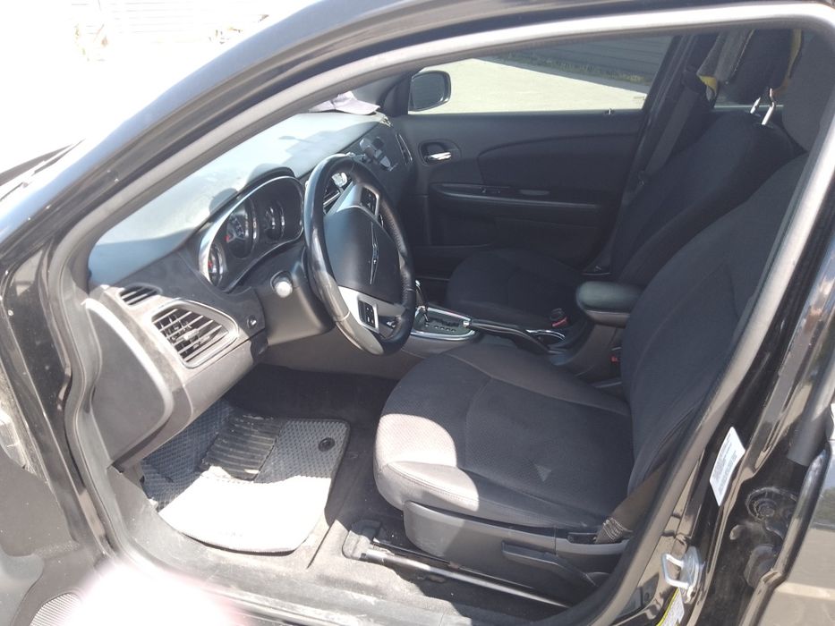 Продам Chrysler 200