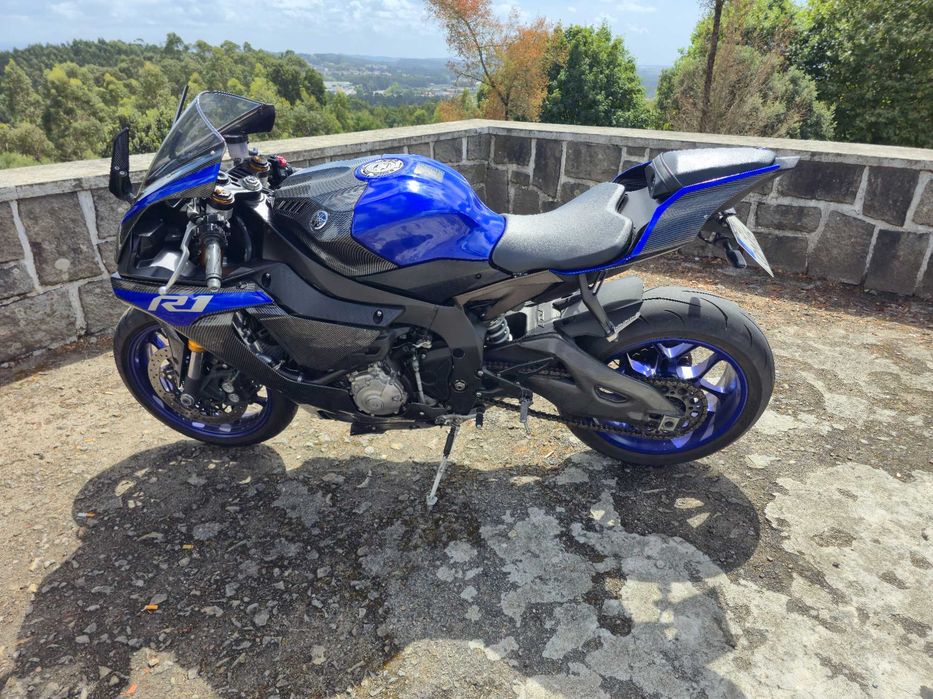 Yamaha YZF-R1 2015