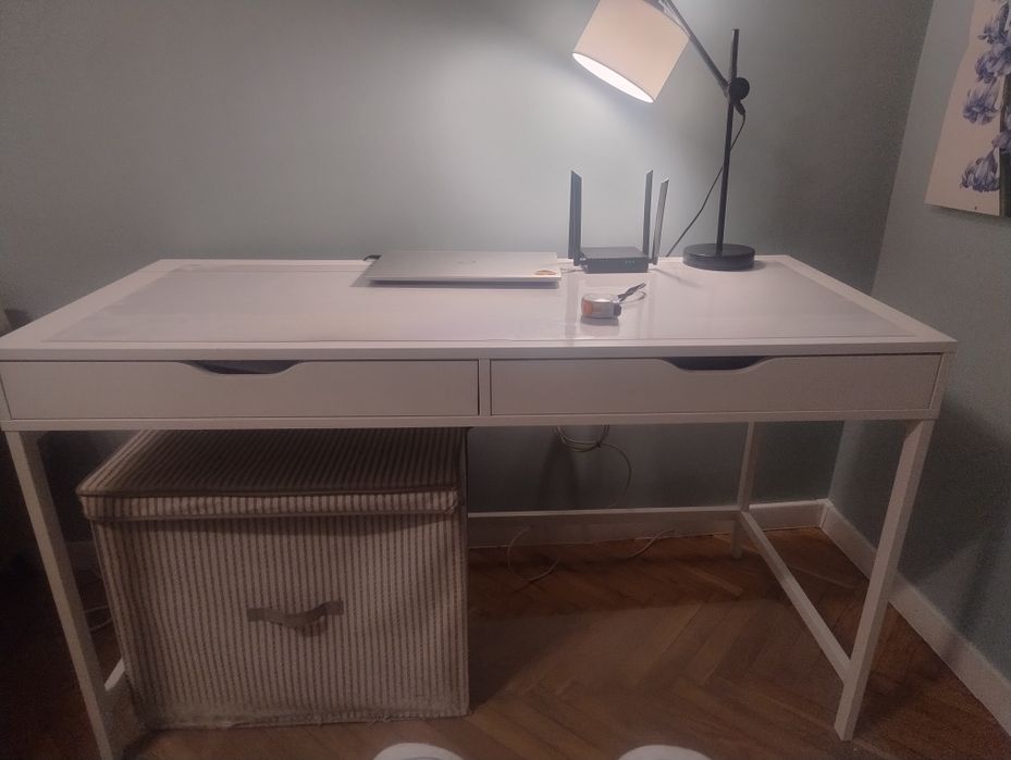 rezerwacja Biurko Ikea 130 cm x 58 cm x 75 cm