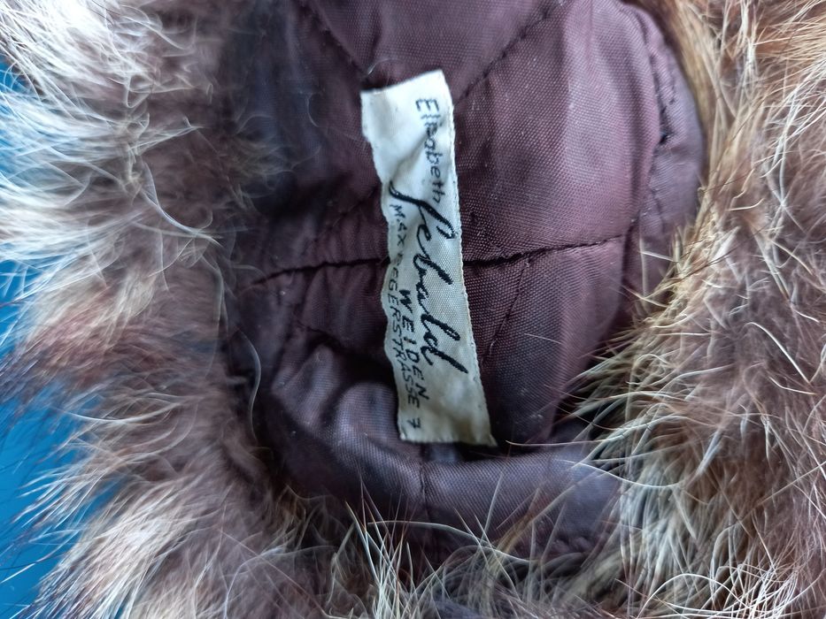 Czapka z lisa z daszkiem