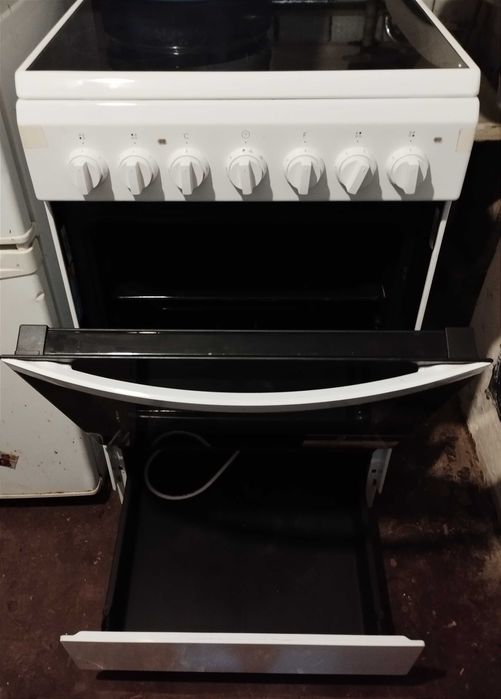 Плита електрична INDESIT IS5V4PHW/E
