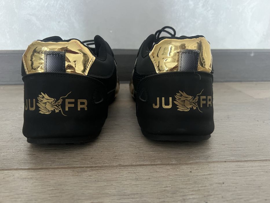 Кросівки жіночі 39 розмір