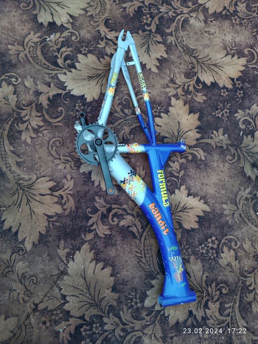 Рама, руль  для детского велосипеда.