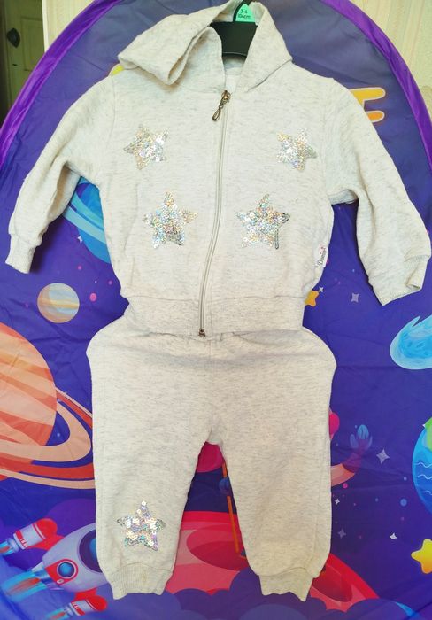 Спортивні костюми та ромпер