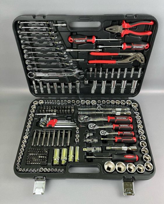 Набор инструментов Intertool 233 предметов