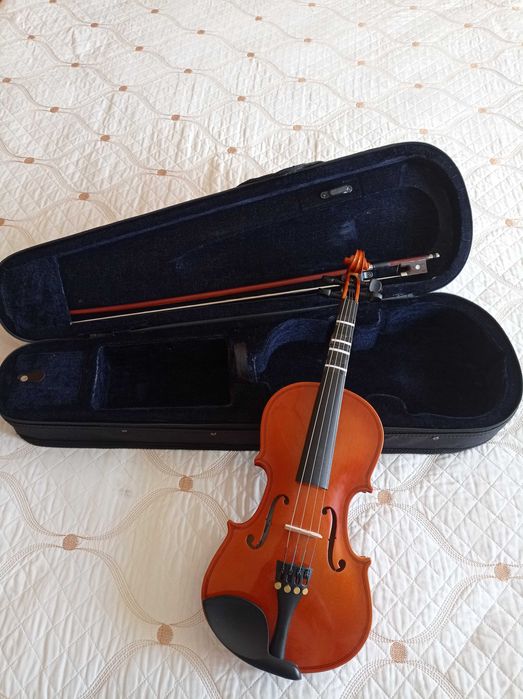 Violino 1/2 semi-novo