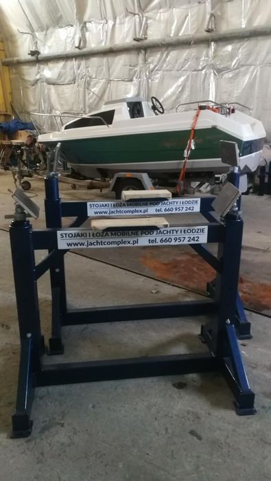Stojaki pod jacht żaglowy lub motorowy