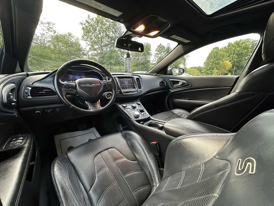 Chrysler 200 S      2015