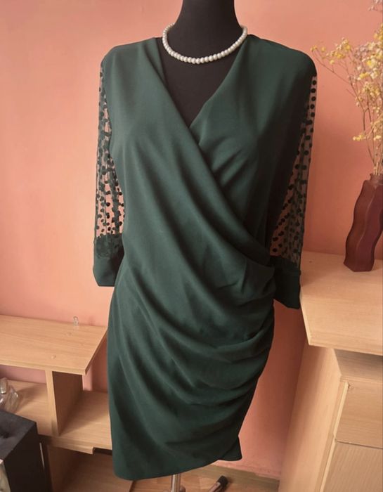 Piekna zielona sukienka z marszczeniami L 40 Nowa z metką