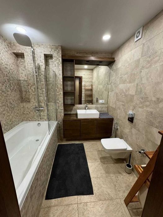 сучасний котедж з вартісним ремонтом у Брюховичах,150кв.м